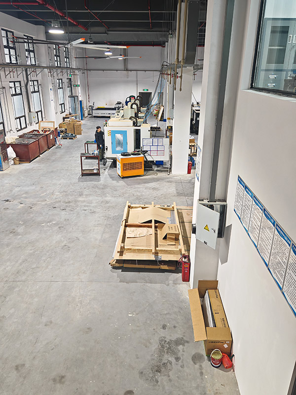 速奥飞轮车间一角