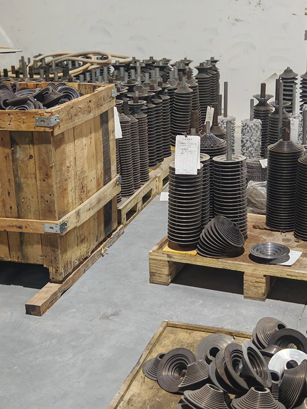 速奥飞轮材料仓库一角